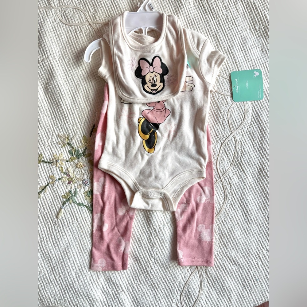 NWT Minnie Mouse matching set size 3-6 months